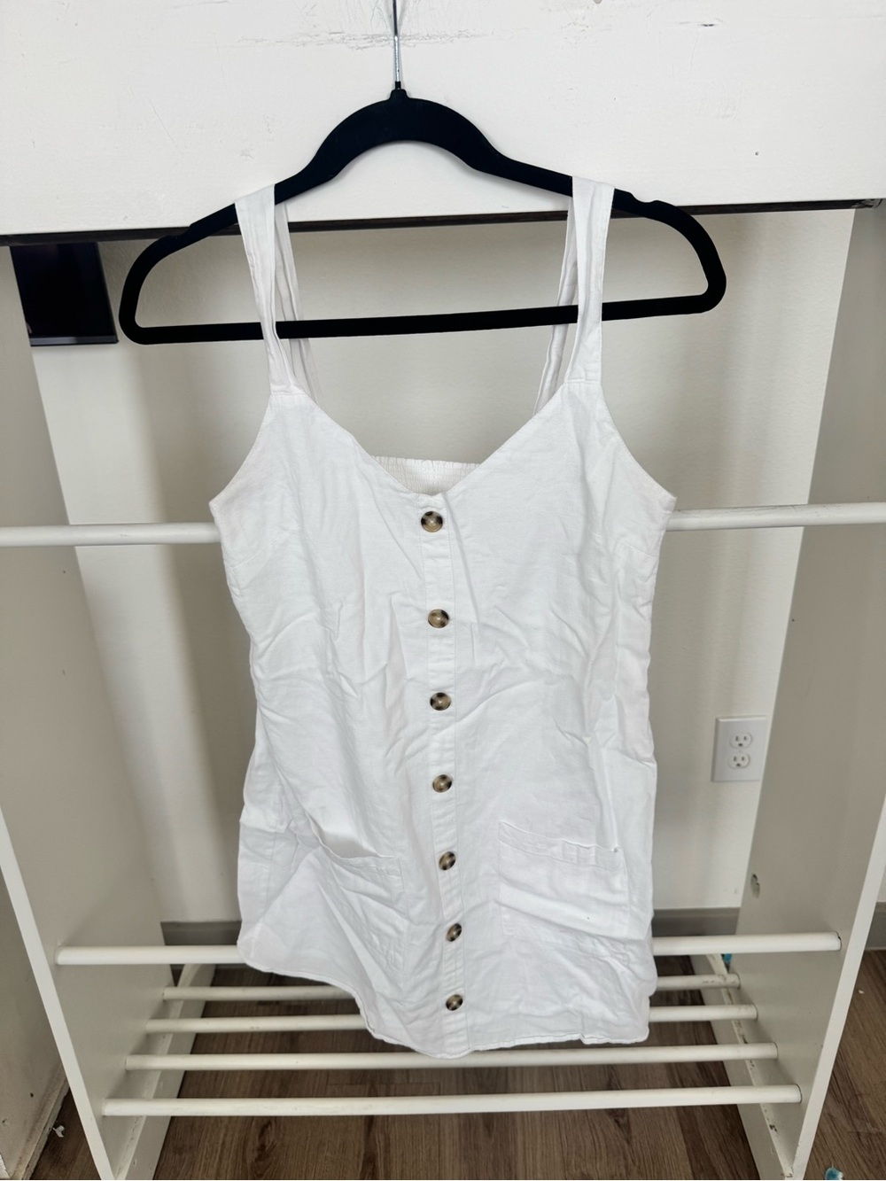 Jack by BB Dakota White Button-Front Crop Tank